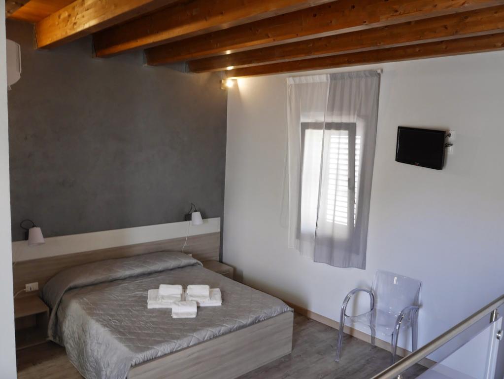 Le Muse Hotel Фавиняна Стая снимка